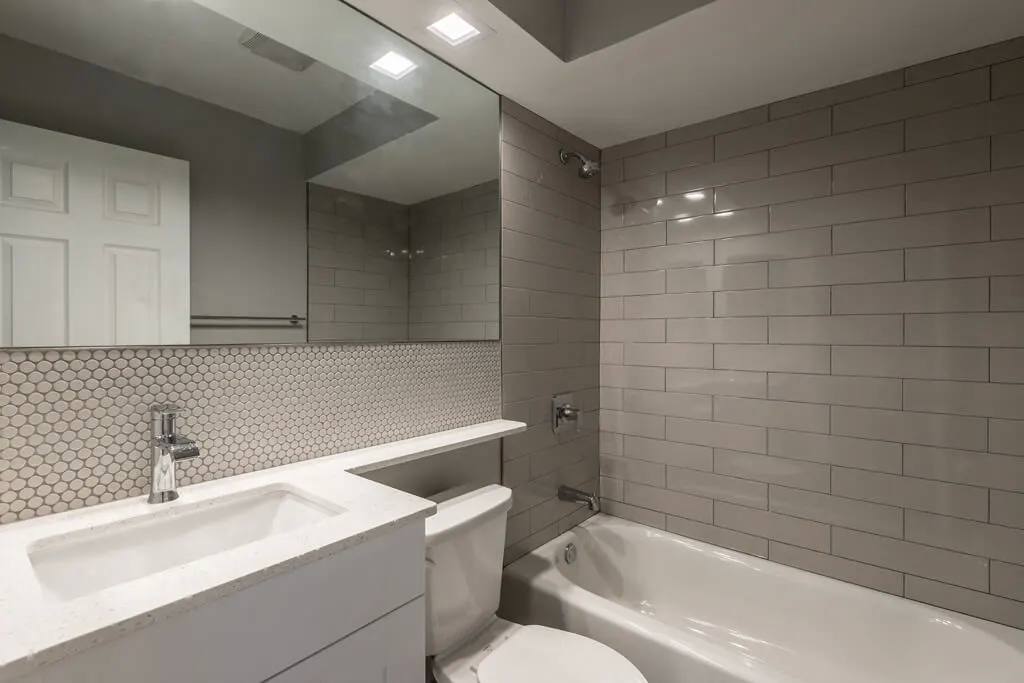 Apartment for rent at 6725 N Sheridan Rd #12, Chicago, IL 60626