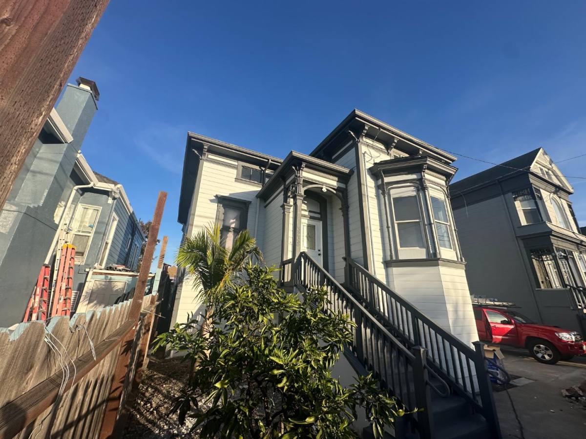 Apartment for rent at 3238 Adeline St #2, Emeryville, CA 94608