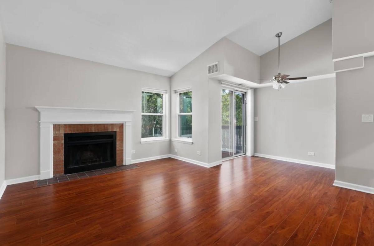 Apartment for rent at Ashton, 2400 S Goebbert Rd, Arlington Heights, IL 60005