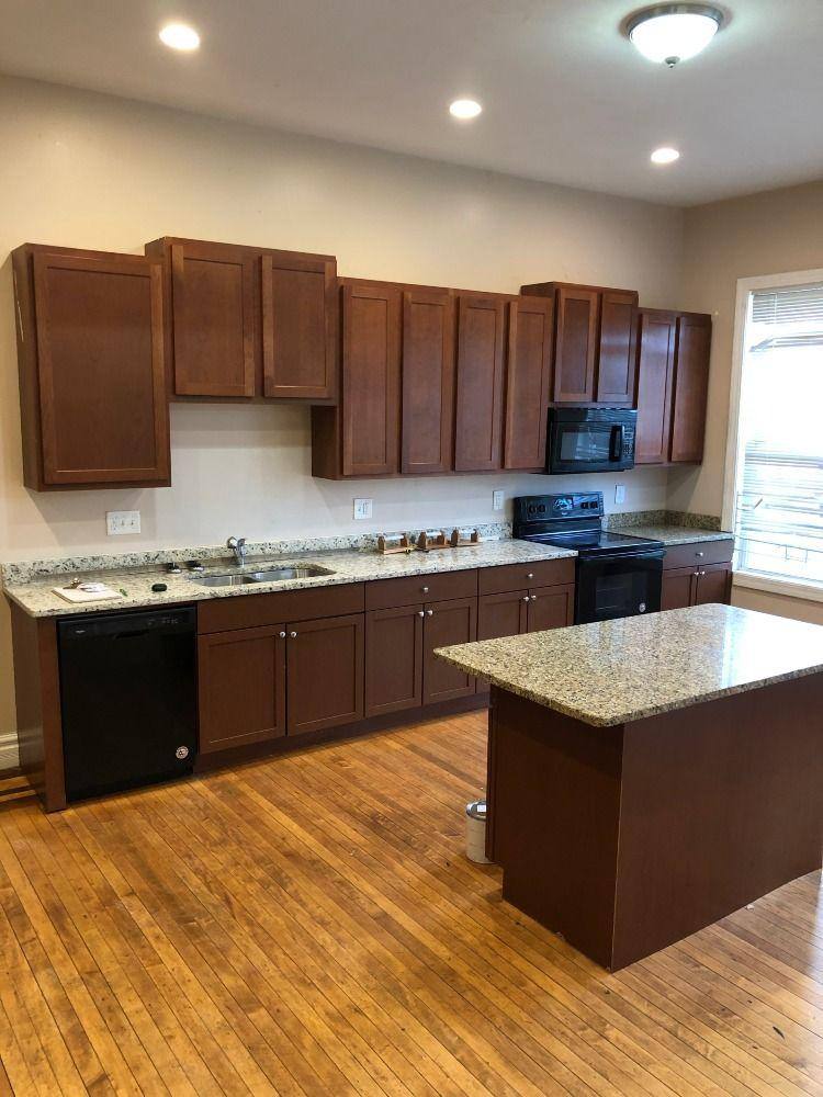 Townhouse for rent at 953 N 17th St, Milwaukee, WI 53233