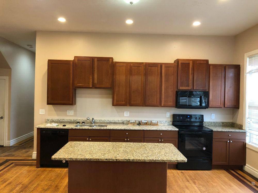 Townhouse for rent at 953 N 17th St, Milwaukee, WI 53233