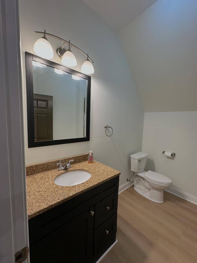 Townhouse for rent at 953 N 17th St, Milwaukee, WI 53233