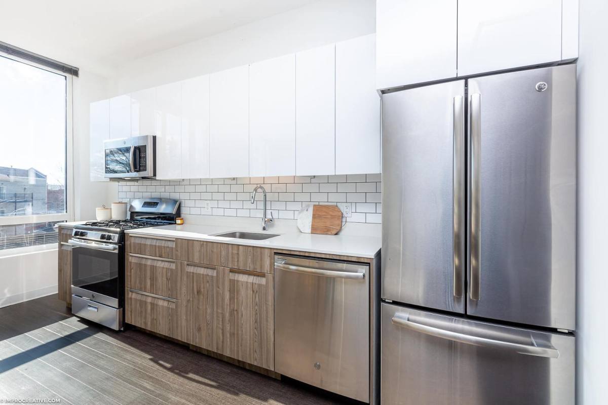 Apartment for rent at 1980 N Milwaukee Ave, Chicago, IL 60647