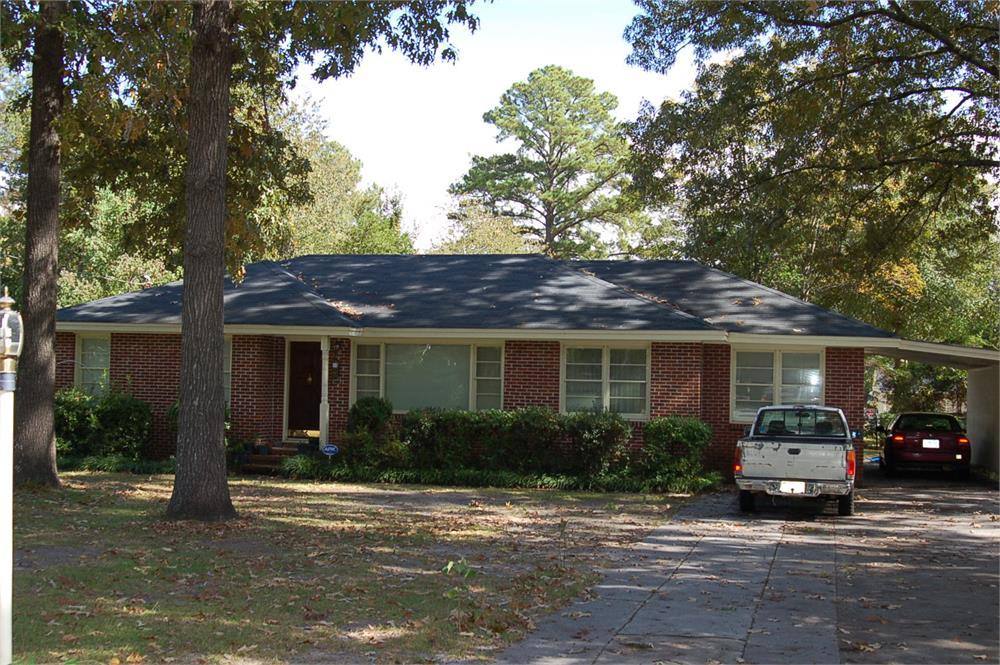 House for rent at 135 Edna Place #135, Warner Robins, GA 31093