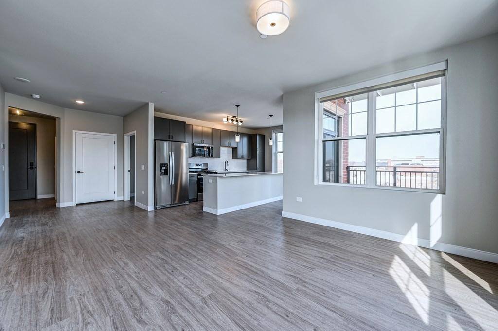 Apartment for rent at 464 Glenwood Ave, Glen Ellyn, IL 60137