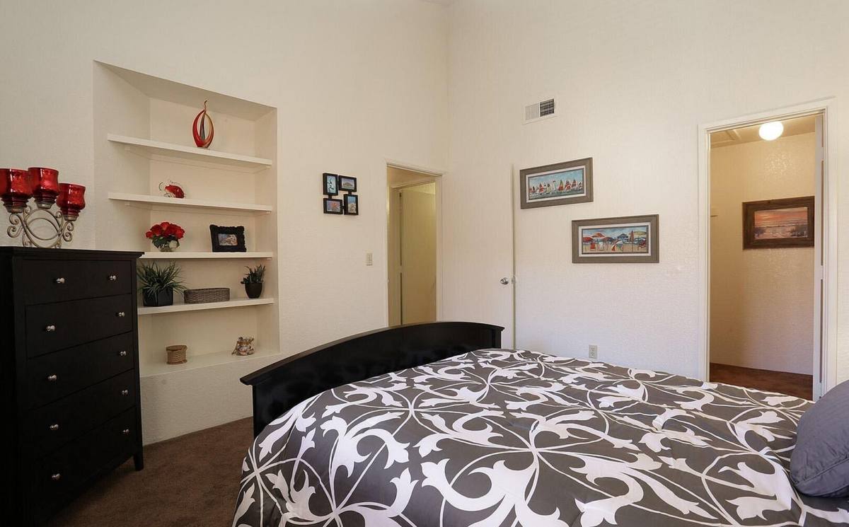 Apartment for rent at Emerald Pointe, 201 S Camino Seco, Tucson, AZ 85710
