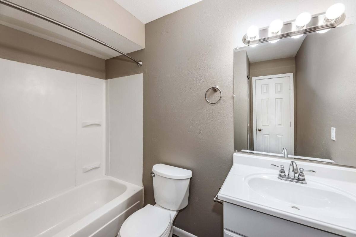 Apartment for rent at Orchard Farms, 5747 Talmadge Rd #59-3, Toledo, OH 43623