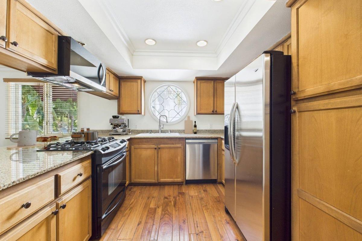 Apartment for rent at Harper House Apartment, 1430 N Harper Ave #211, Los Angeles, CA 90046
