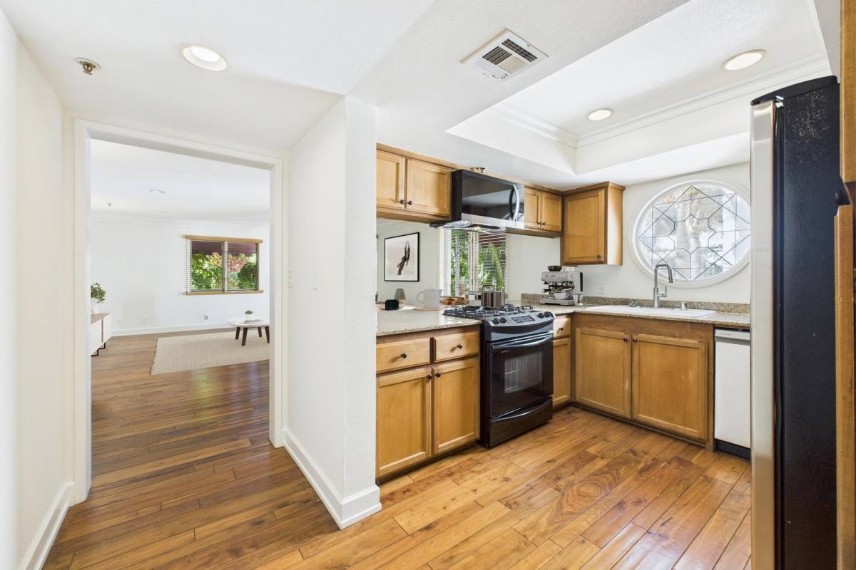 Apartment for rent at Harper House Apartment, 1430 N Harper Ave #211, Los Angeles, CA 90046