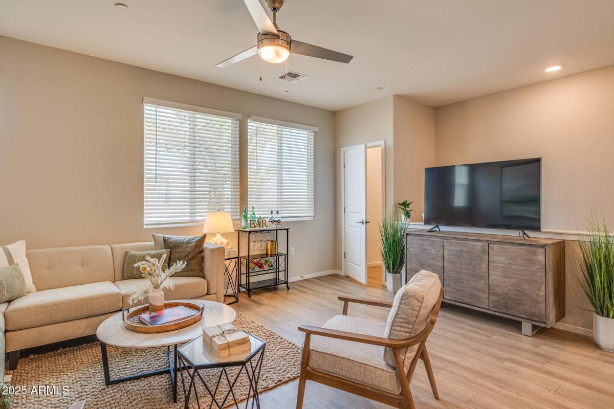 Townhouse for rent at 16830 N 141th Ave, Surprise, AZ 85374