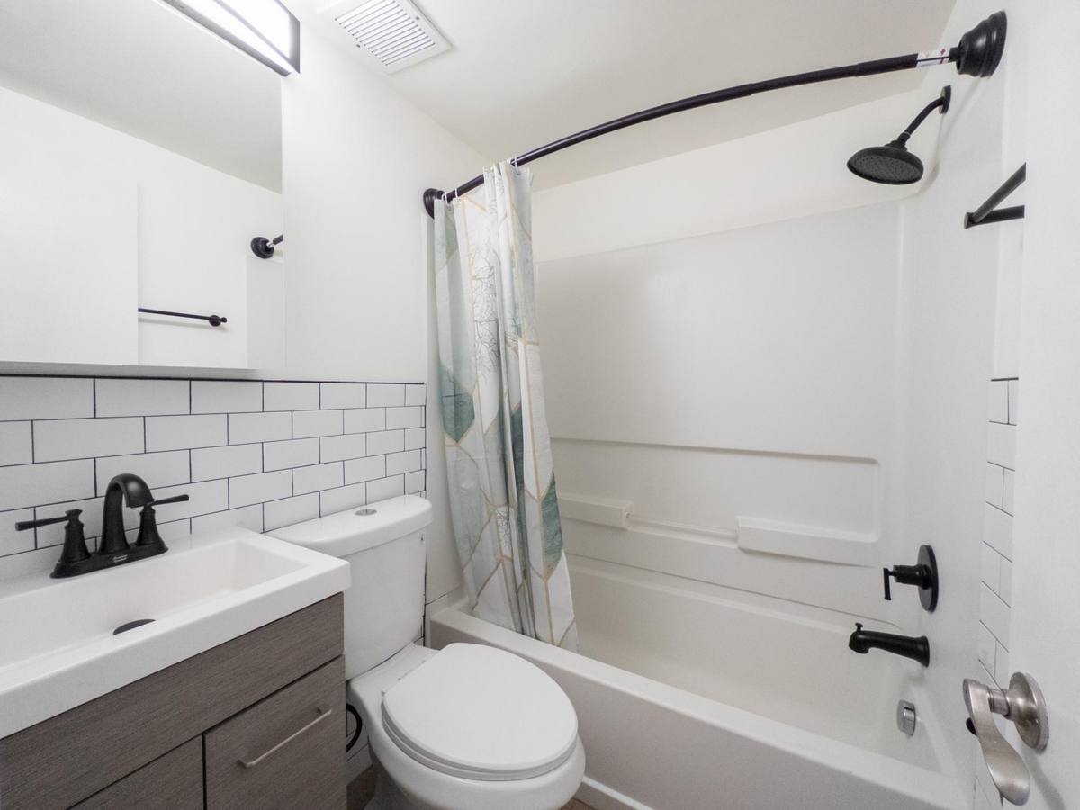 Apartment for rent at Elmwood Gardens, 1528 Elmwood Ave, Folcroft, PA 19032