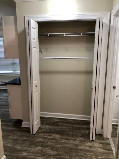 Apartment for rent at 839 W Cornelia Ave, Chicago, IL 60657
