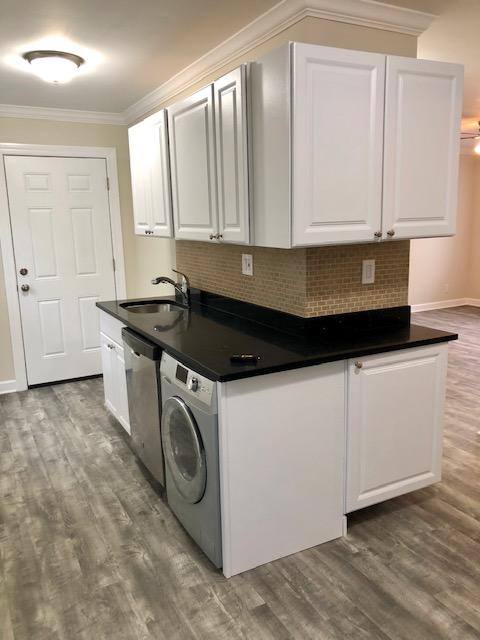 Apartment for rent at 839 W Cornelia Ave, Chicago, IL 60657
