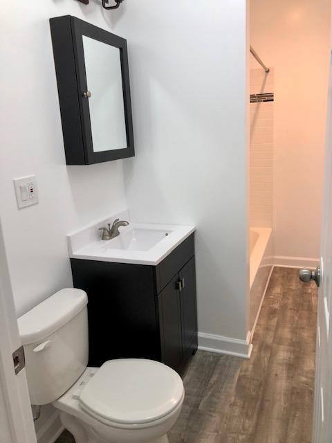 Apartment for rent at 839 W Cornelia Ave, Chicago, IL 60657