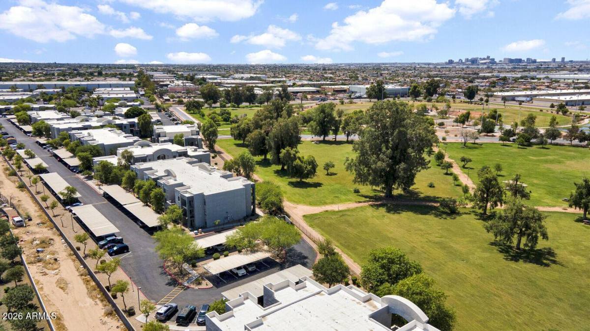 Apartment for rent at 5611 S 32nd St, Phoenix, AZ 85040