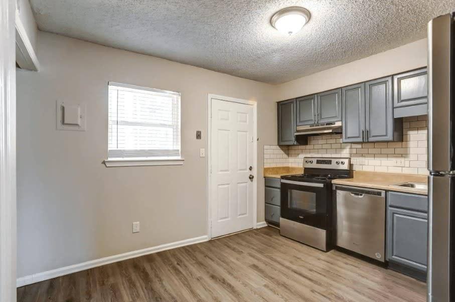 Townhouse for rent at 101 Ramblelake Rd, Charlotte, NC 28273