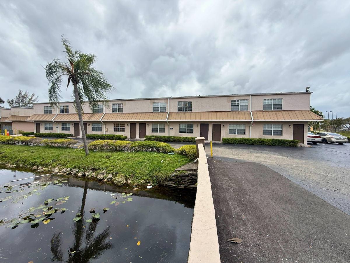 Apartment for rent at 4100 NW 16th Ave #22, Fort Lauderdale, FL 33309