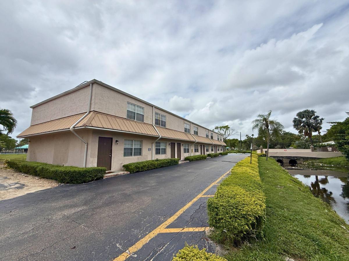 Apartment for rent at 4100 NW 16th Ave #22, Fort Lauderdale, FL 33309