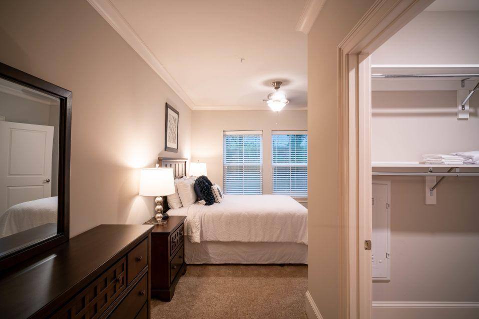 Apartment for rent at 511 Queens Rd, Charlotte, NC 28207