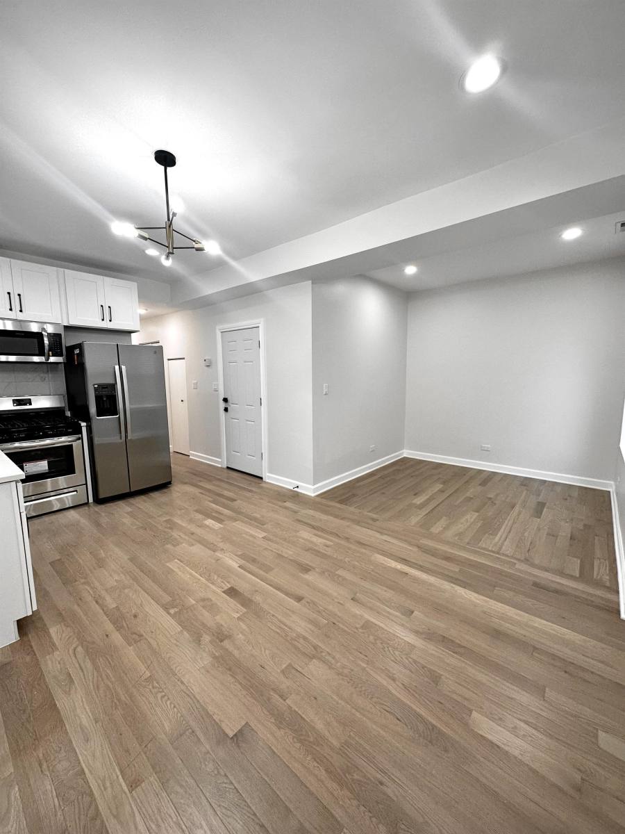 Condo for rent at 2946 N Rockwell St, Chicago, IL 60618