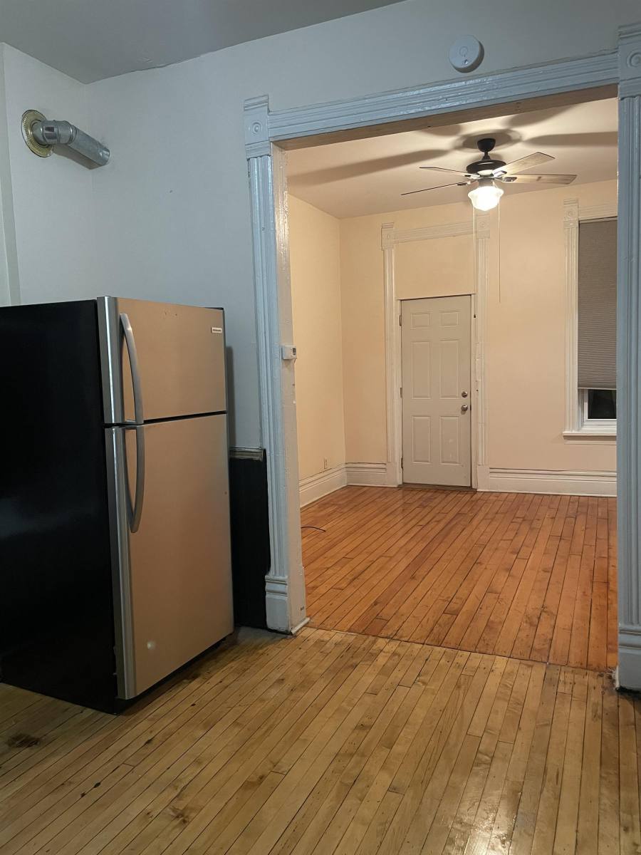 House for rent at 1920 W Cermak Rd #2R, Chicago, IL 60608