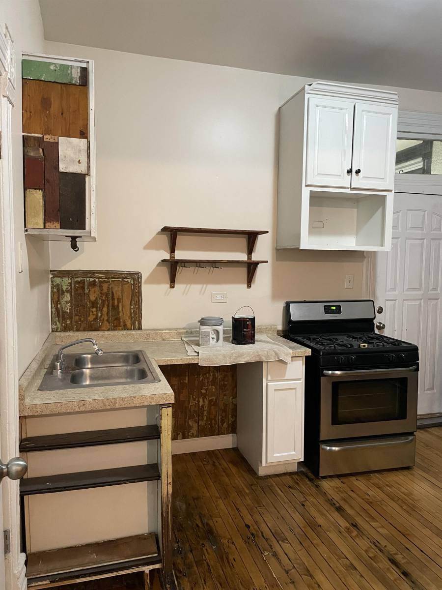 House for rent at 1920 W Cermak Rd #2R, Chicago, IL 60608