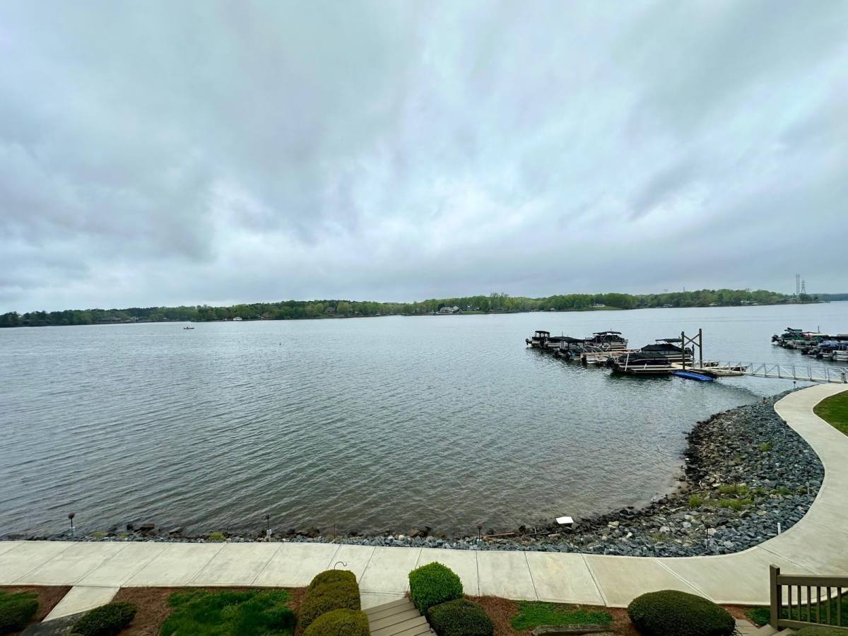 Townhouse for rent at Yachtsman Point, 14051 Queens Harbor Rd #1, Charlotte, NC 28278
