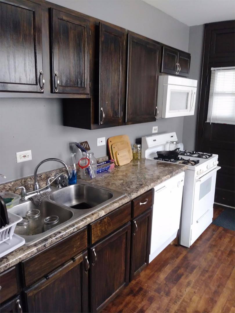 Apartment for rent at 3848 W Grand Ave #2F, Chicago, IL 60651