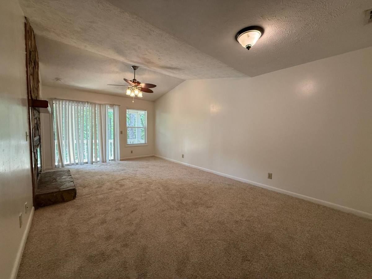 Apartment for rent at Stewart's Creek, 6792 Willowbrook Dr #16, Fayetteville, NC 28314