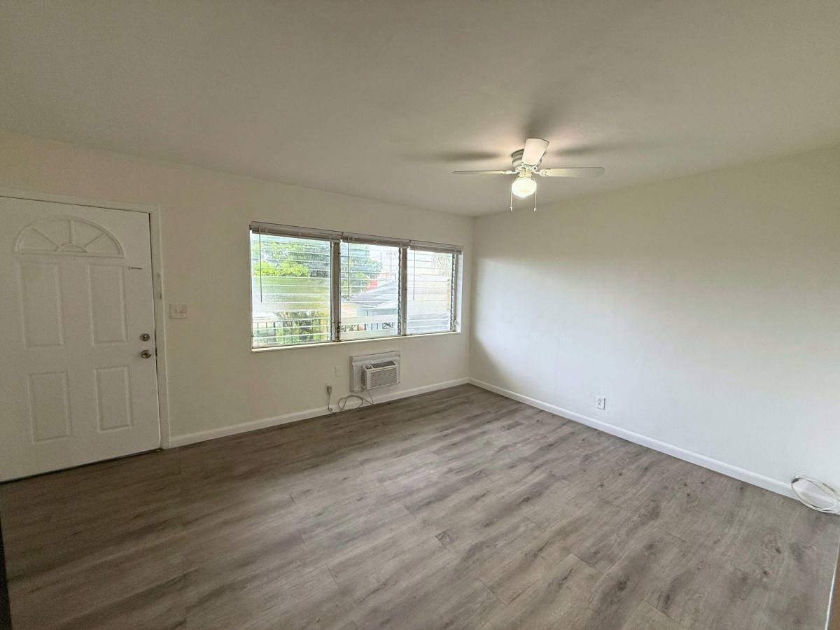 Apartment for rent at 6014 Fillmore St, Hollywood, FL 33024