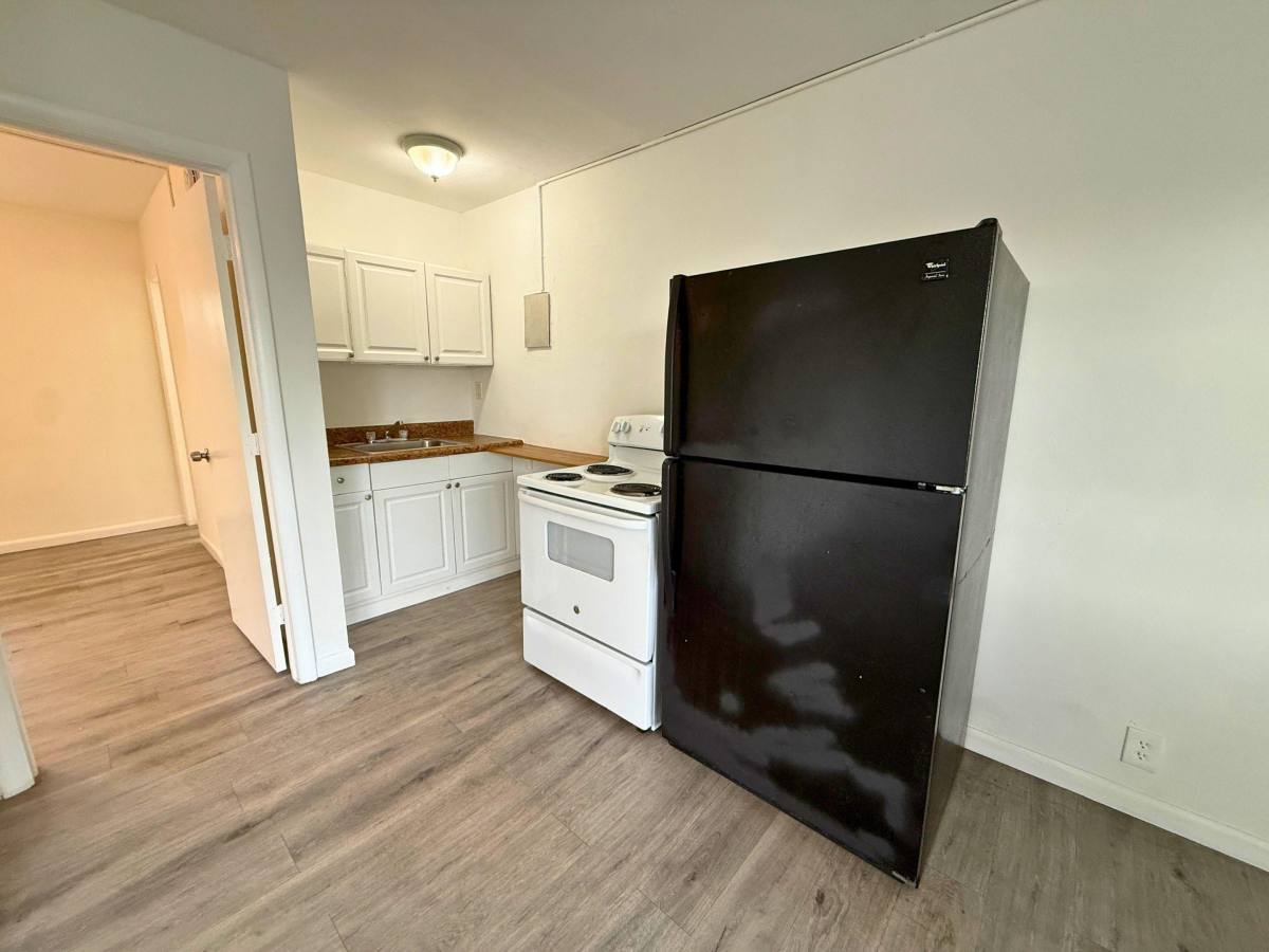 Apartment for rent at 6014 Fillmore St, Hollywood, FL 33024