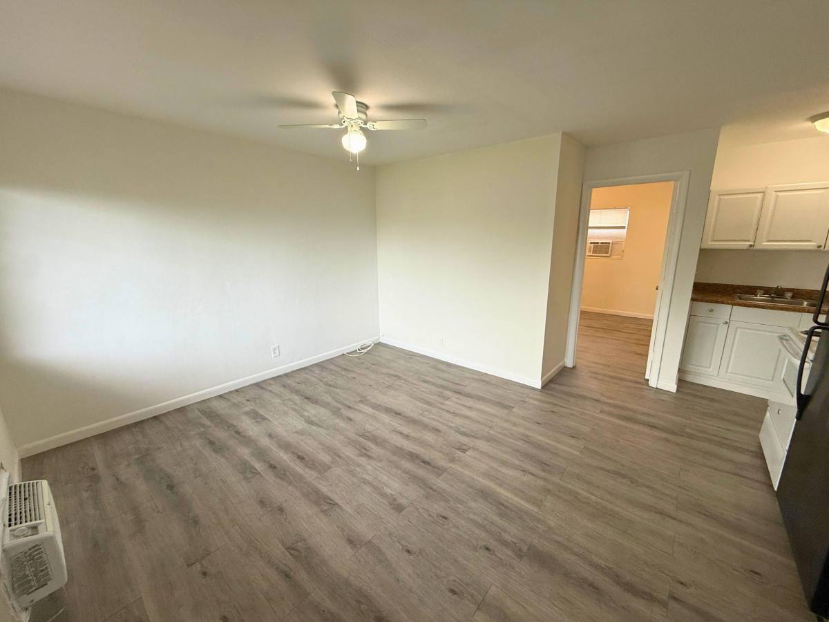 Apartment for rent at 6014 Fillmore St, Hollywood, FL 33024