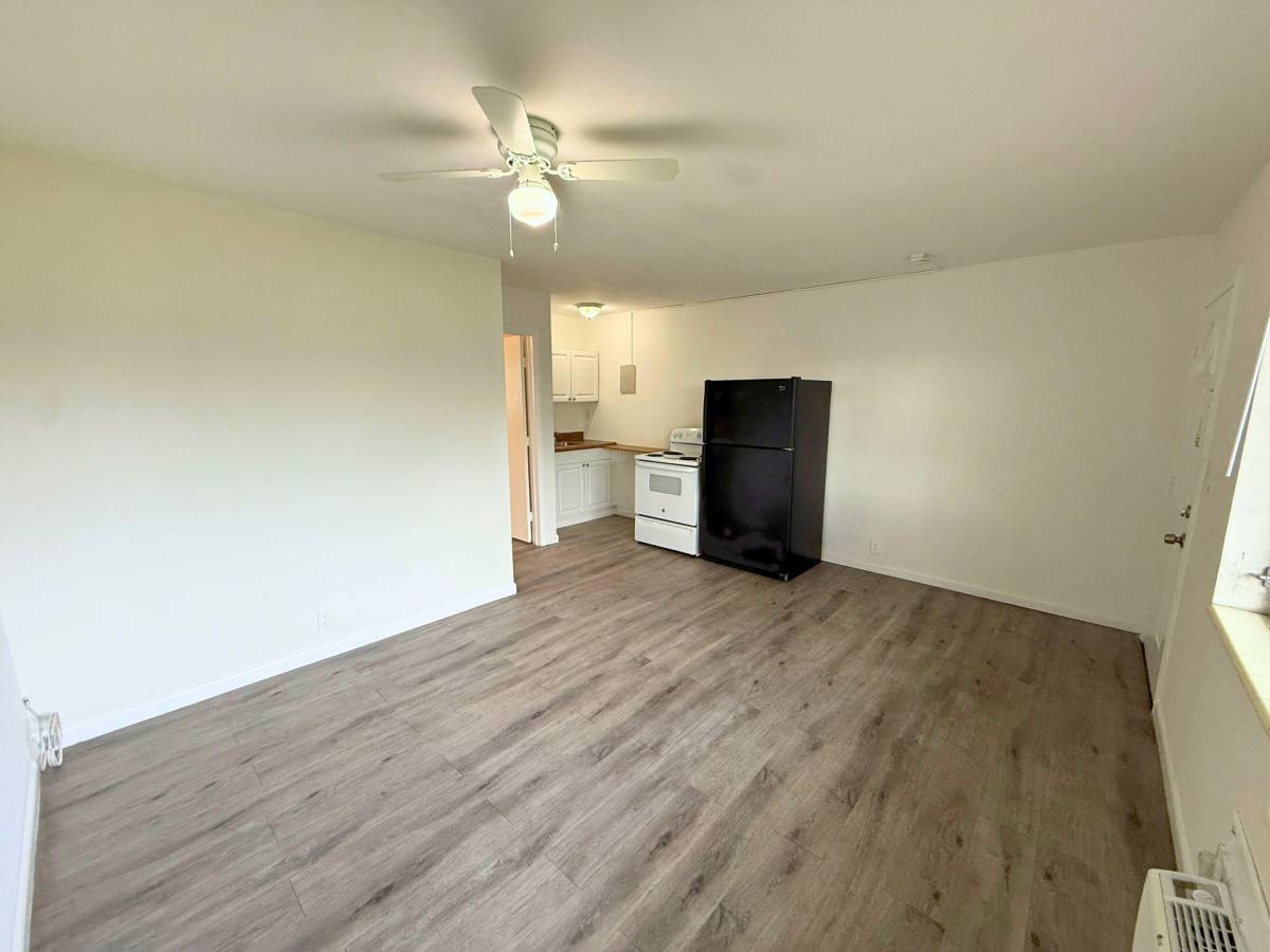 Apartment for rent at 6014 Fillmore St, Hollywood, FL 33024