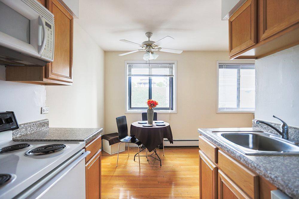 Apartment for rent at Sheridan - Glen, 6040 N Sheridan Rd #104, Chicago, IL 60660
