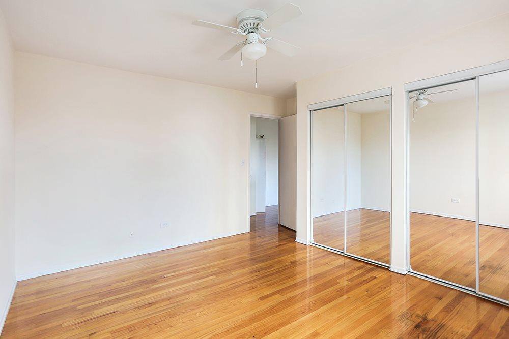 Apartment for rent at Sheridan - Glen, 6040 N Sheridan Rd #104, Chicago, IL 60660