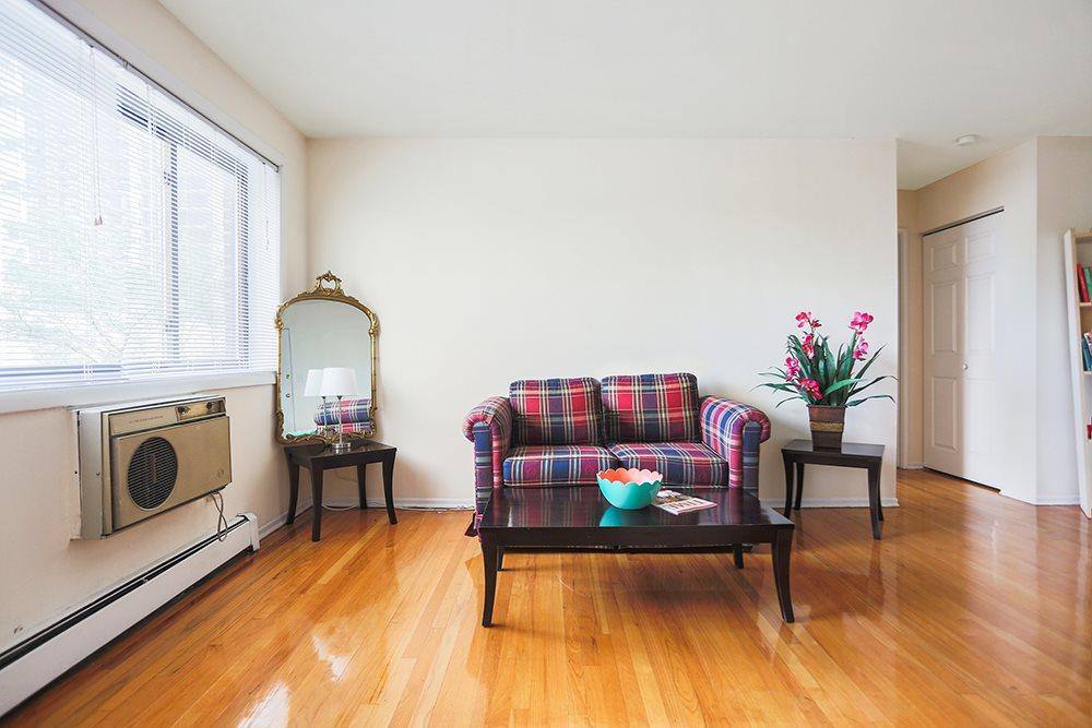 Apartment for rent at Sheridan - Glen, 6040 N Sheridan Rd #104, Chicago, IL 60660