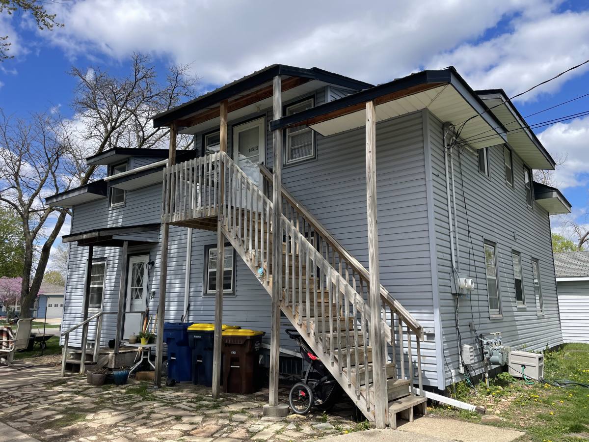 Townhouse for rent at 315 S Willow St, Belle Plaine, MN 56011
