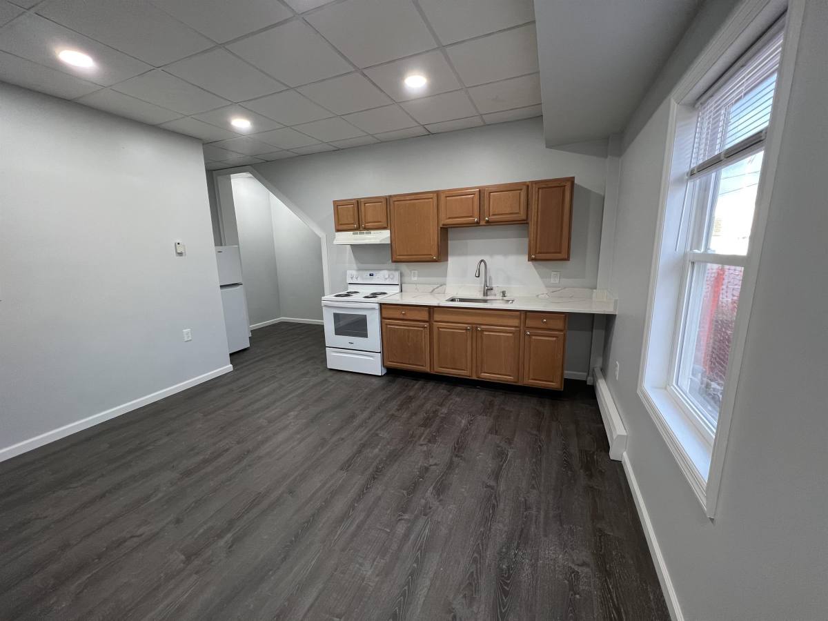 727 Main St, Scranton, PA 18519