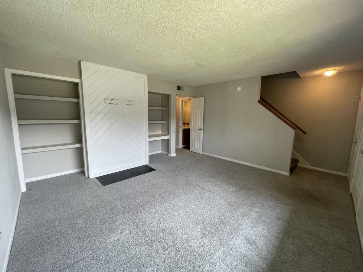 Townhouse for rent at Northwoods Villas, 2430 Woodstock Ave, Charleston, SC 29406