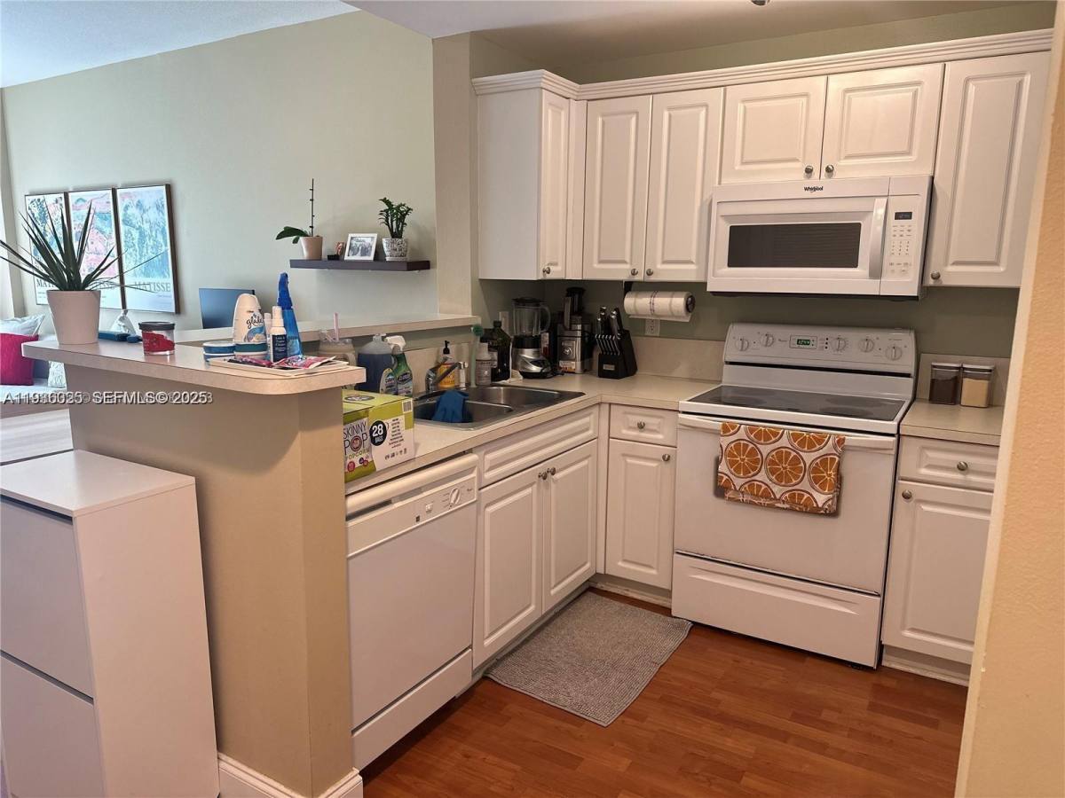 Condo for rent at 10 Aragon Ave #818, Miami, FL 33134