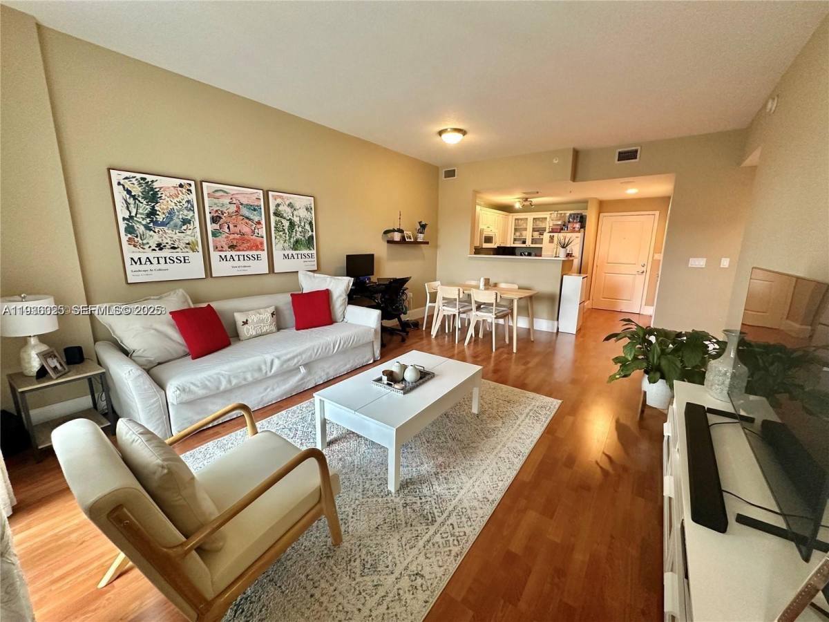 Condo for rent at 10 Aragon Ave #818, Miami, FL 33134