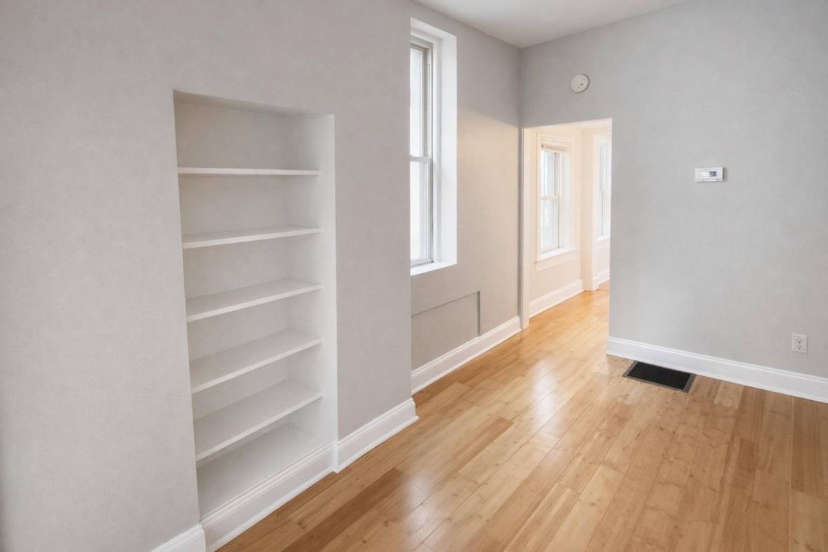 Apartment for rent at 221 N Dithridge St, Pittsburgh, PA 15213