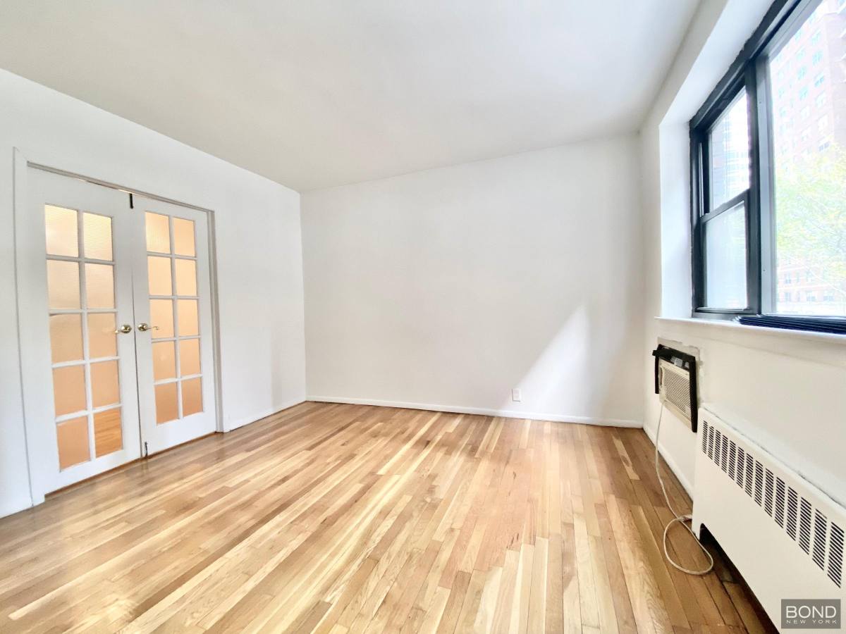 Apartment for rent at 345 E 72nd St #2A, New York, NY 10021