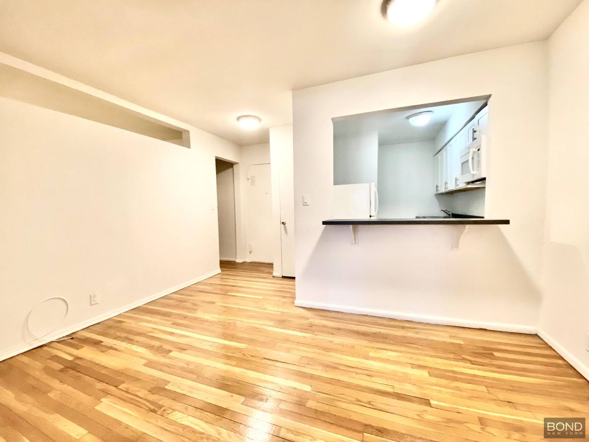 Apartment for rent at 345 E 72nd St #2A, New York, NY 10021