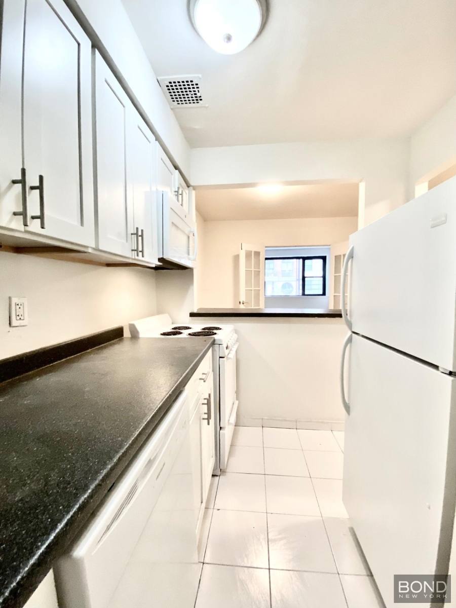 Apartment for rent at 345 E 72nd St #2A, New York, NY 10021