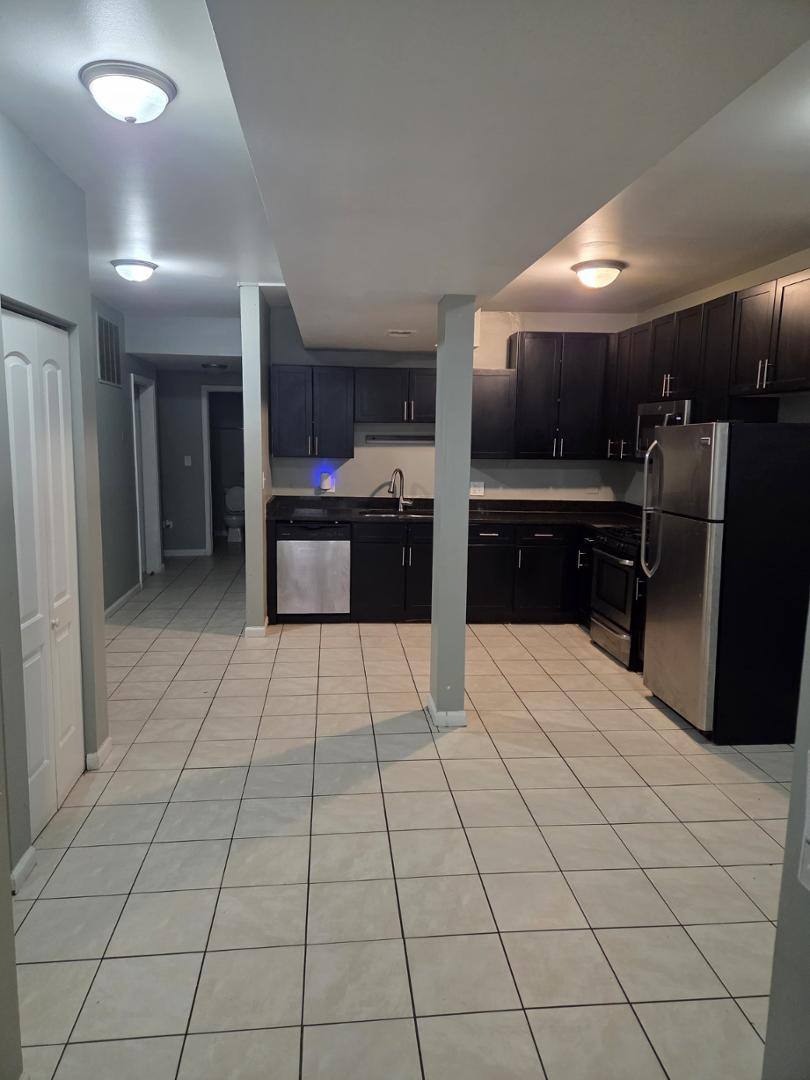 House for rent at 6142 S King Dr, Chicago, IL 60637