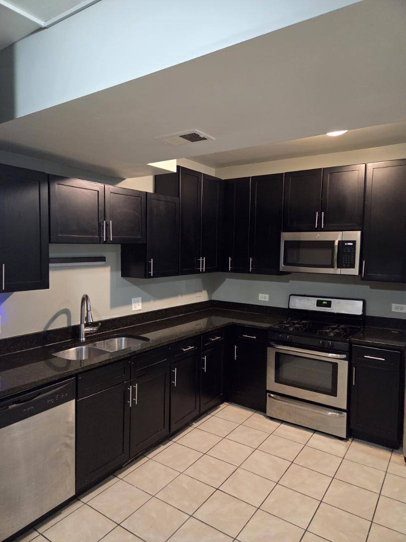 House for rent at 6142 S King Dr, Chicago, IL 60637