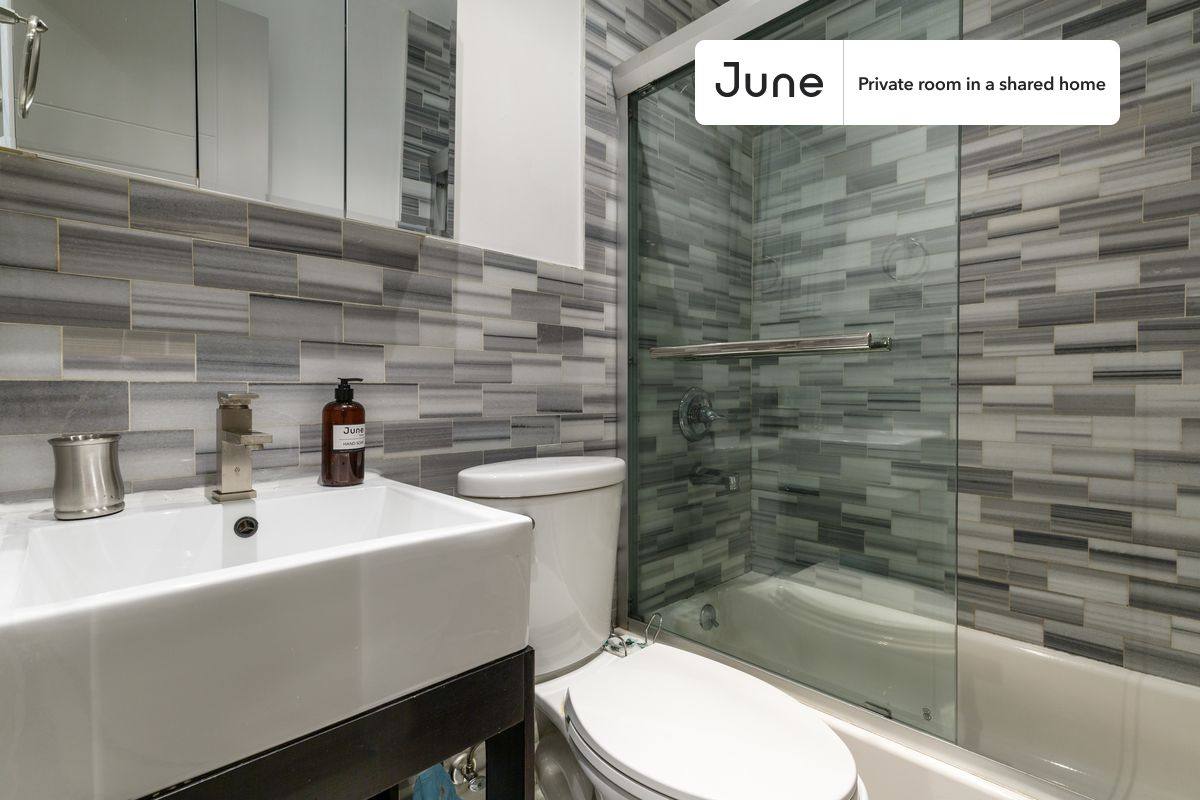 Apartment for rent at 15 W 107th St #A, New York, NY 10025