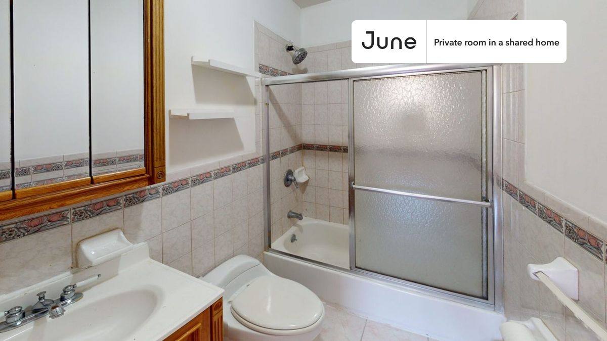 Apartment for rent at 71 Clermont Ave, Brooklyn, NY 11205