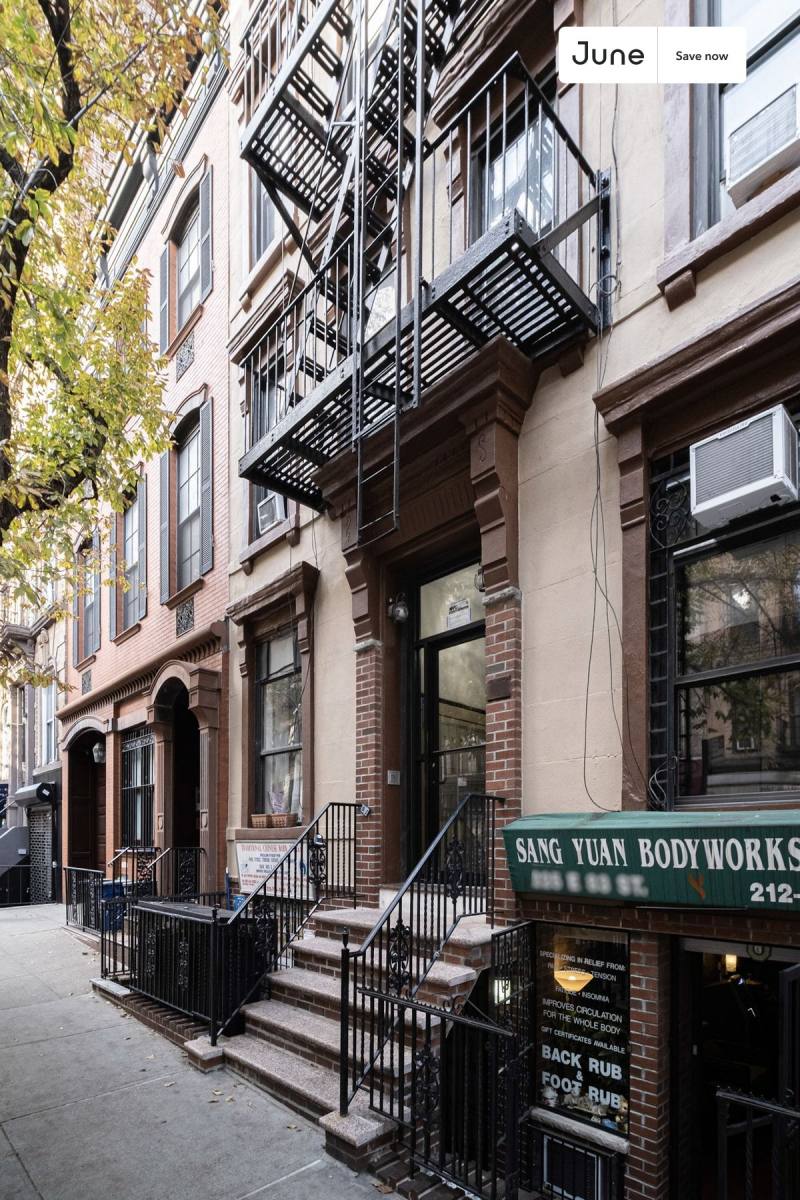 Apartment for rent at 225 E 83rd St #1ER, New York, NY 10028